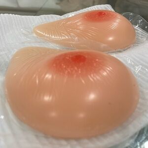 NWT Silicone breast forms tear drop inserts mastectomy extra large with nipple